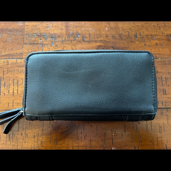 Jessica Simpson Wallet - Picture 5 of 5
